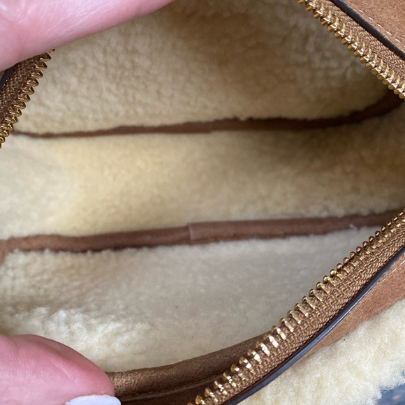 Tory Burch Perry Bombe Shearling Mini Bag - Picture 10 of 16